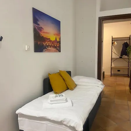 Cozy Colosseo Apartment